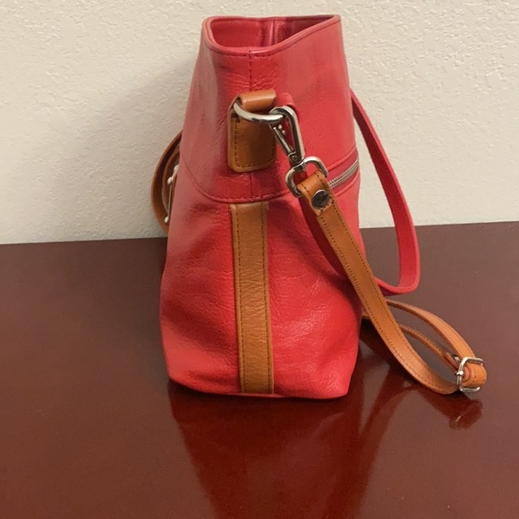VALENTINA ITALY GENUINE LEATHER ADJUSTABLE RED CROSSBODY!! - Picture 10 of 12